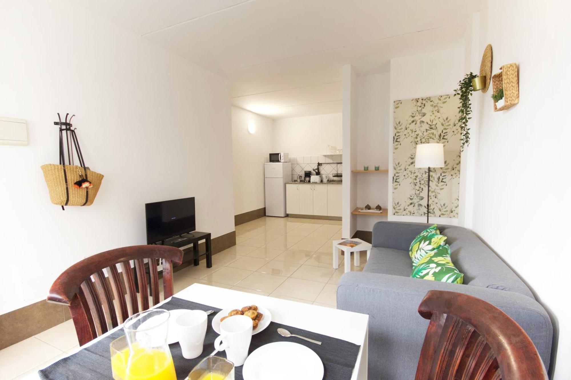 Apartamentos A 10 Minutos Del Aeropuerto Carrizal Habitación foto